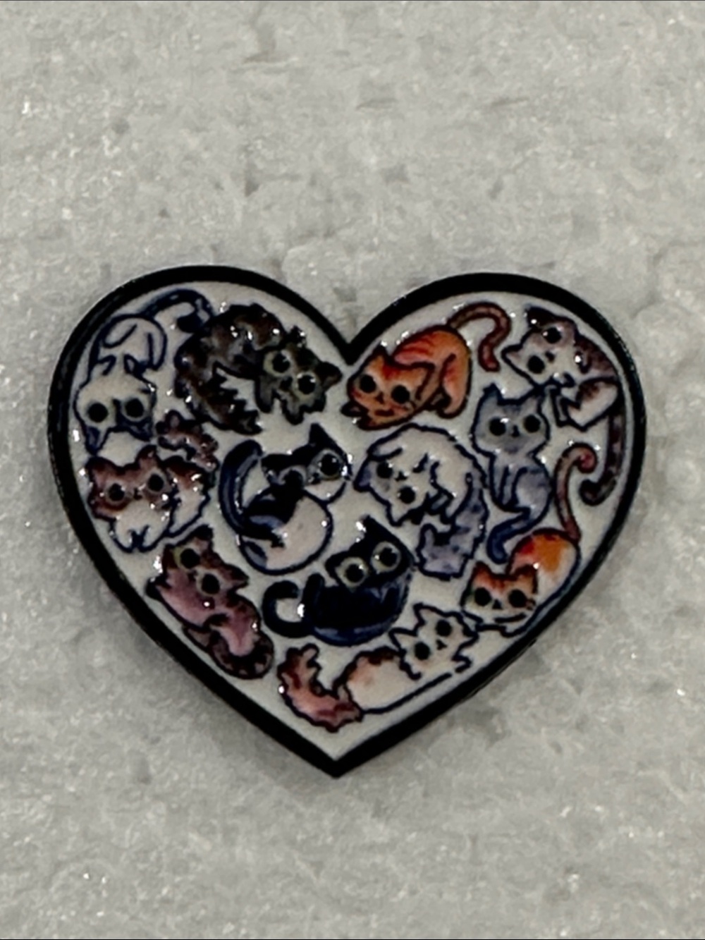 Heart-Shaped Cat Pattern Enamel Pin - Multicolor